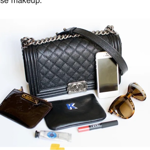 Chanel boy bag with caviar, leather and patent leather trim with gunmetal chain - Picture 2 of 12